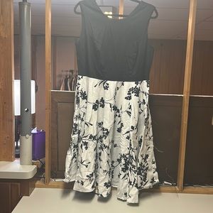 Women’s dress. Worn once. Super cute with a belt!